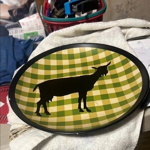 Green and Yellow Checkered Goat Plate